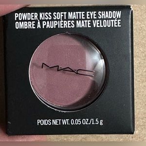MAC 2 Single Eyeshadows And Sample Of Fix+ Finishing Mist